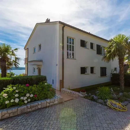 One-bedroom 30 *