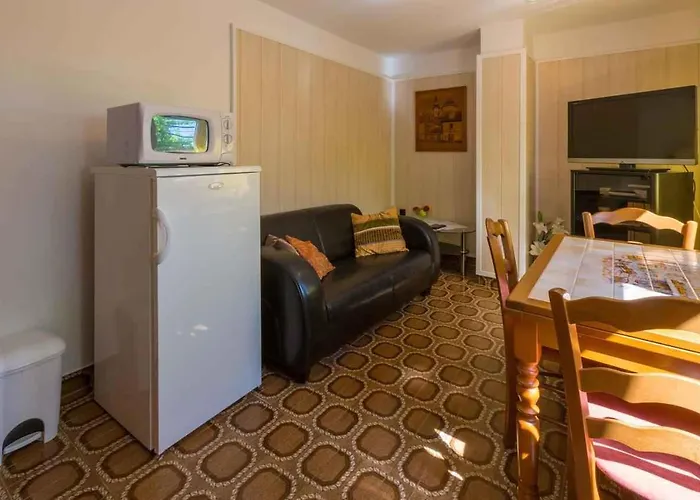 One-bedroom 30 *